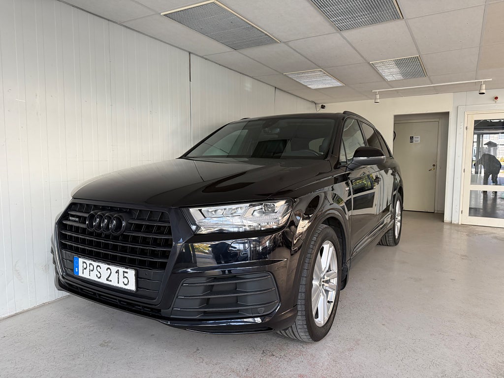 Audi Q7 3.0 TDI V6 quattro 272HK S-Line, Black Optik Euro 6 Cockpit Drag