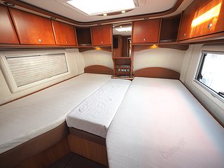 Husbil-halvintegrerad Concorde Charisma 890 LS 26 av 31