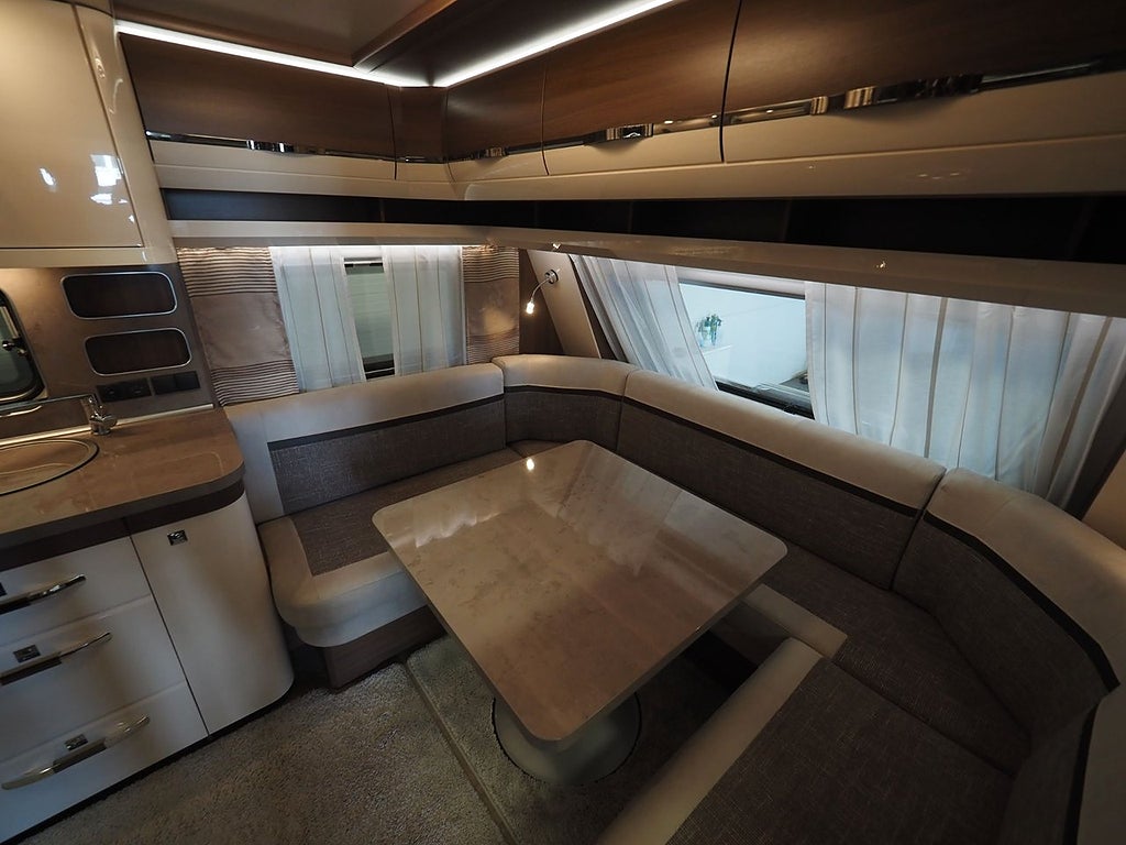 Hobby 560 LU Prestige Cykelställ Ugn Långbäddar 2020