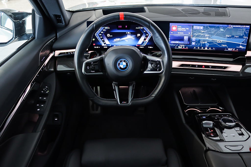 BMW i5 M60 xDrive Sedan MOMS M-Sport Kolfiber B&W Pano 360°