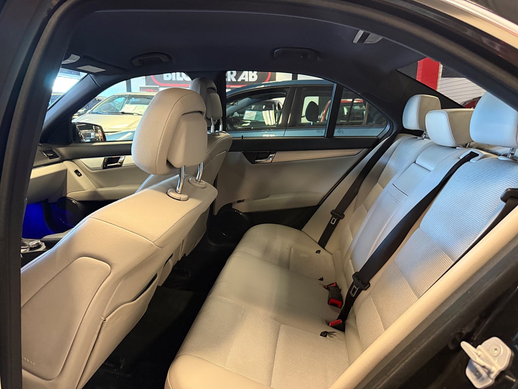 Mercedes-Benz C200 2009 - miniatyr 13