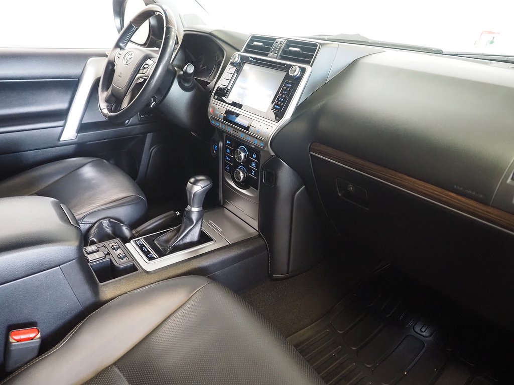 Toyota Land Cruiser 2.8 D-4D 4WD Premium|7-sits|Drag|D-värm| 2020