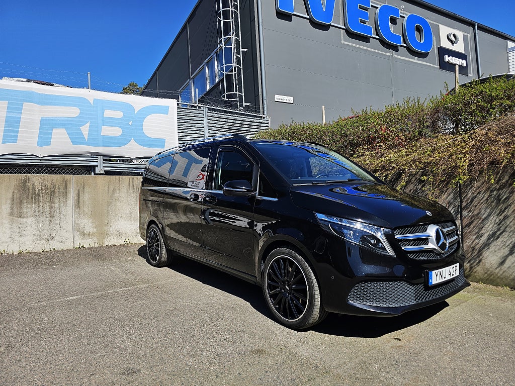 Mercedes-Benz V 250d 7-sits 20" Leasebar Drag Värmare Läder