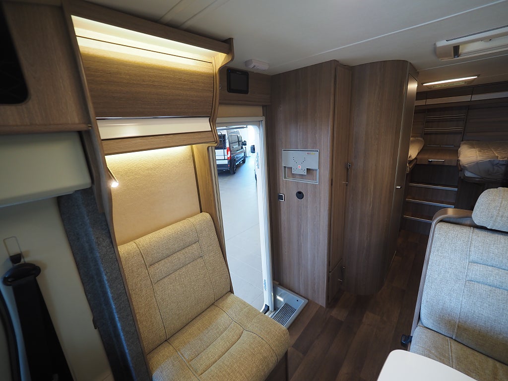 Kabe TMC Classic 740 LGB Långbädd I Solcell I Backkamera I 4250kg 2016