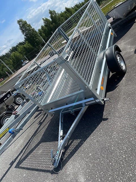 Neptun flakvagn 750 kg med gallergrind - släpvagn 