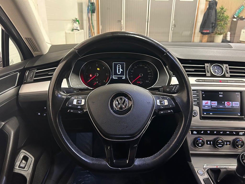 Volkswagen Passat SC 2.0 TDI 4Motion D-Värm Navi Drag P-Sen 2017