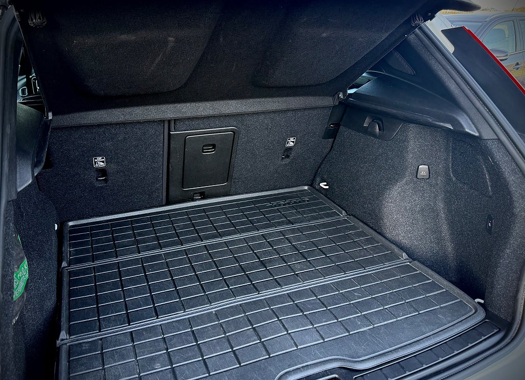 Volvo XC40 B3 DCT Ultimate Dark Värmare Drag FWD - bild 12