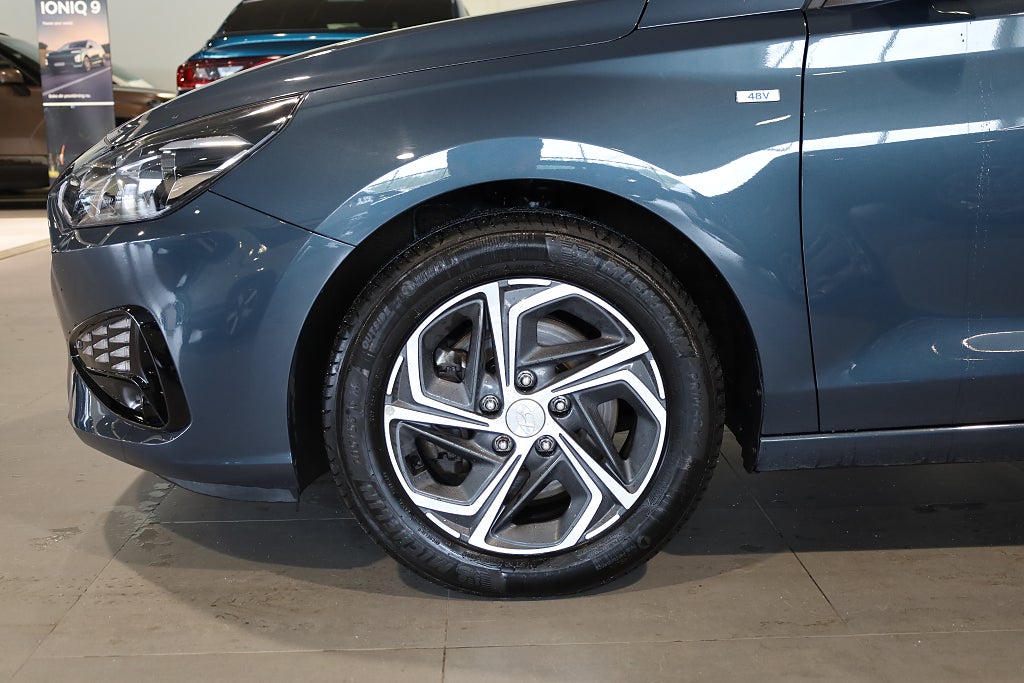 Hyundai i30 1.0 T-GDI DCT MHEV Essential Kamera Rattvärme Leasbar 2023