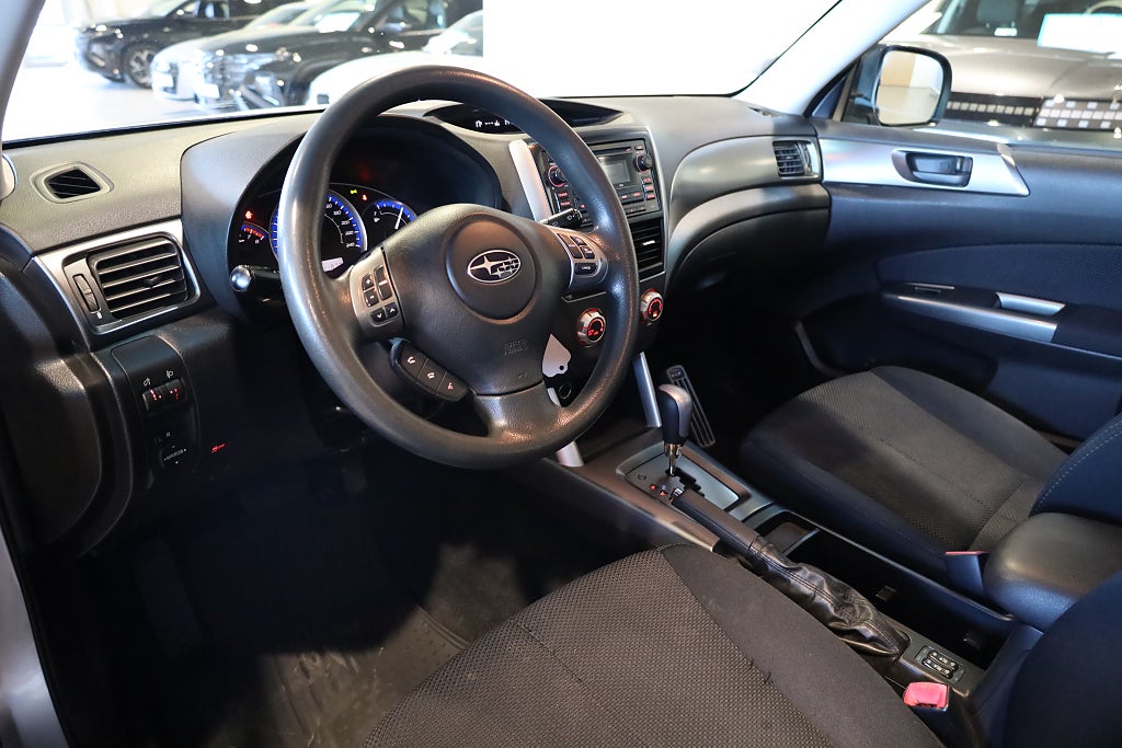 Subaru Forester 2.0 X 4WD AUT Drag M-Värme Blåtand Nybesiktigad 2012