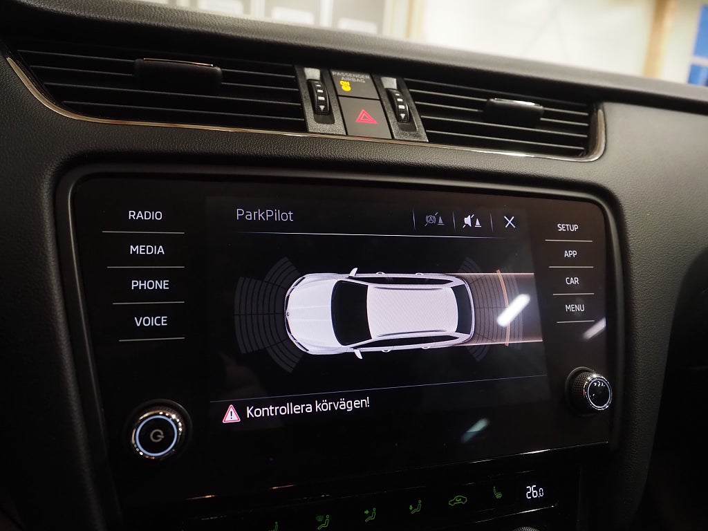 Skoda Octavia Kombi 2.0 TDI 4x4 Ambition D-Värm Dragkrok PDC 2018