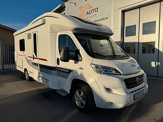 Husbil-halvintegrerad Adria Matrix 670 SLT AUT 17 av 20