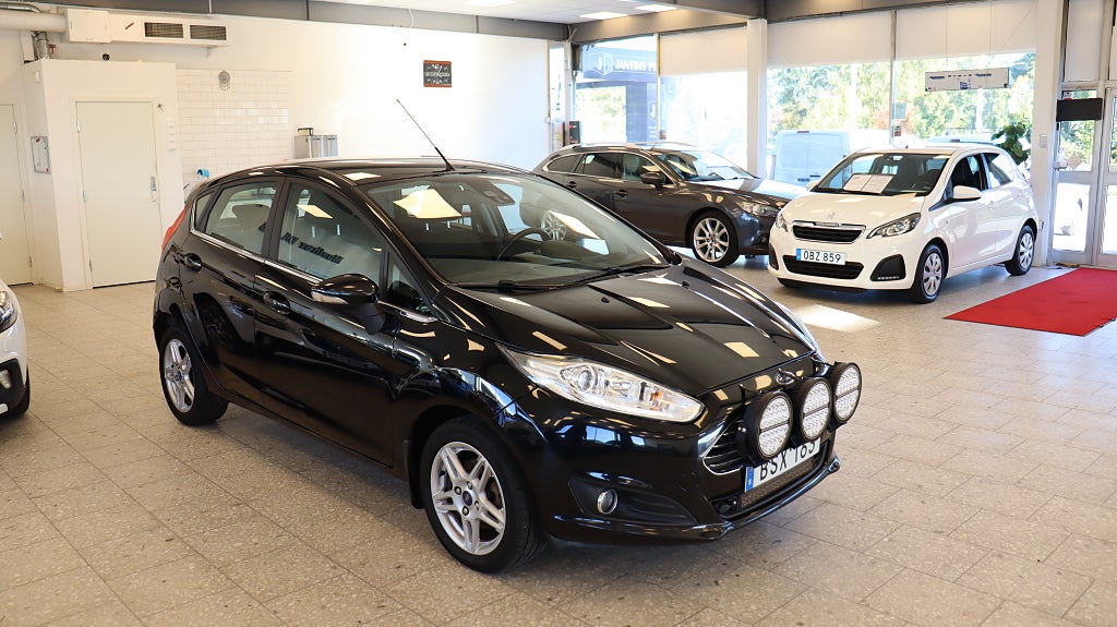 Ford Fiesta 5-dörrar 1.0 Titanium M/K-Värmare 0.43 Lit/mil