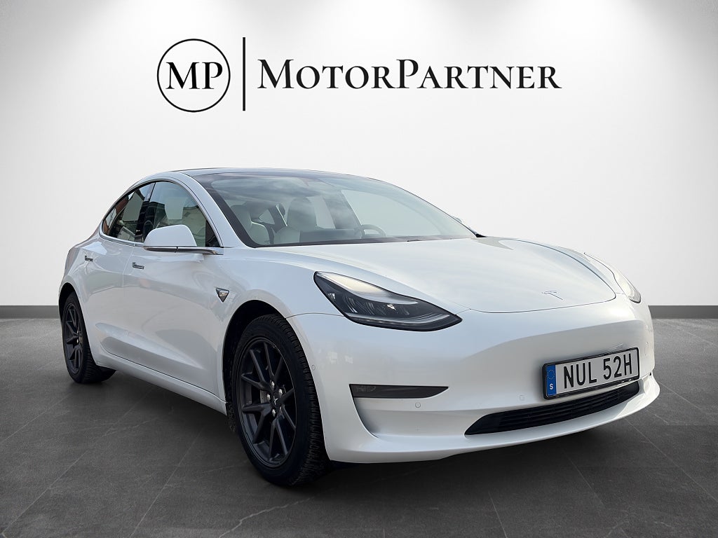 Tesla Model 3 Long Range AWD Autopilot Dragkrok Panorama 