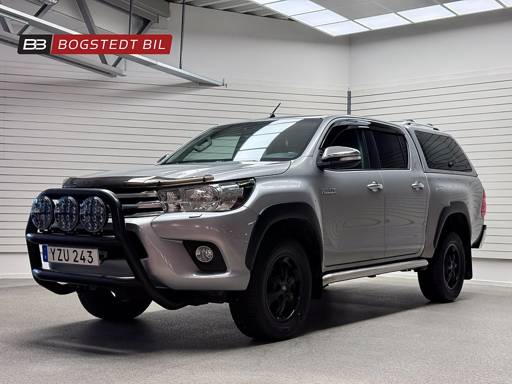 Toyota Hilux Dubbelhytt 2.4 AWD Automat |Kåpa|Värmare|Drag|Diffspärr