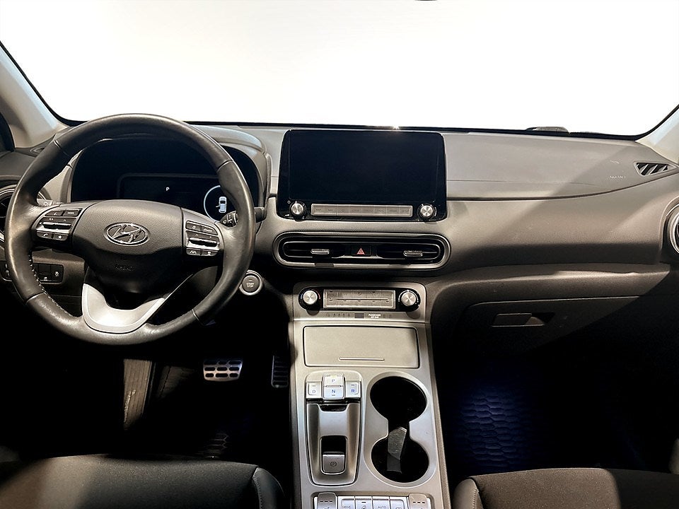Bild på Hyundai Kona Essential 39.2kWh 136hk Aut - B-KAMERA, RATTVÄRME