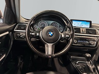 BMW 320 i Sedan Sport line Värmare Kamkedja P-sens S&V-däck