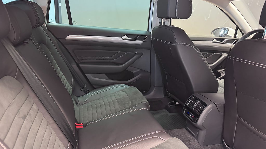 Volkswagen Passat 2023 - miniatyr 11