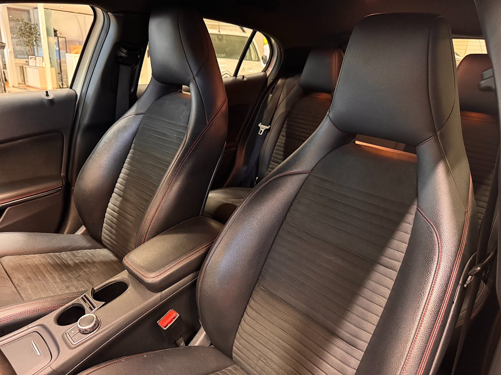 Mercedes-Benz GLA 2016 - miniatyr 12