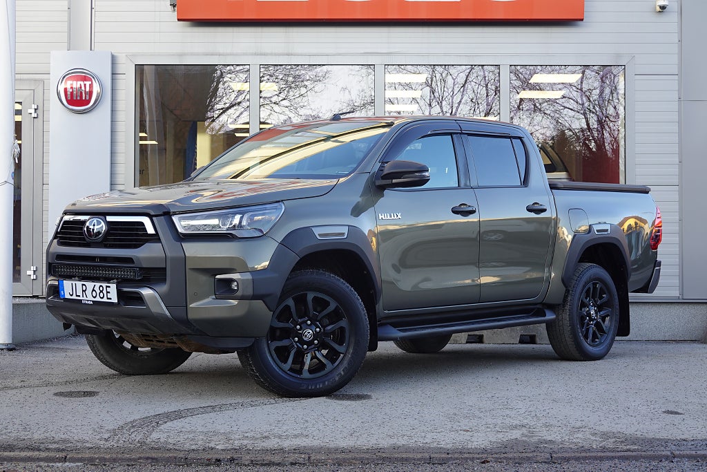 Toyota Hilux Dubbelhytt 2.8 4WD Invincible | VÄRMARE | MOMS | 