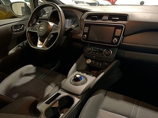 Halvkombi Nissan Leaf 12 av 23