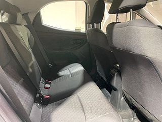 Halvkombi Toyota Yaris 13 av 22