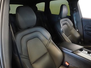 SUV Volvo XC60 11 av 24