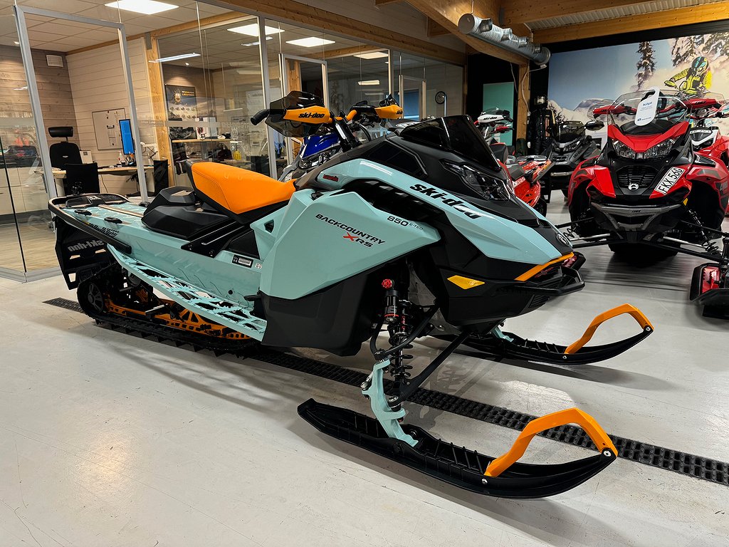 Ski-Doo Backcountry XRS 146 850 e-tec 10,25" Display