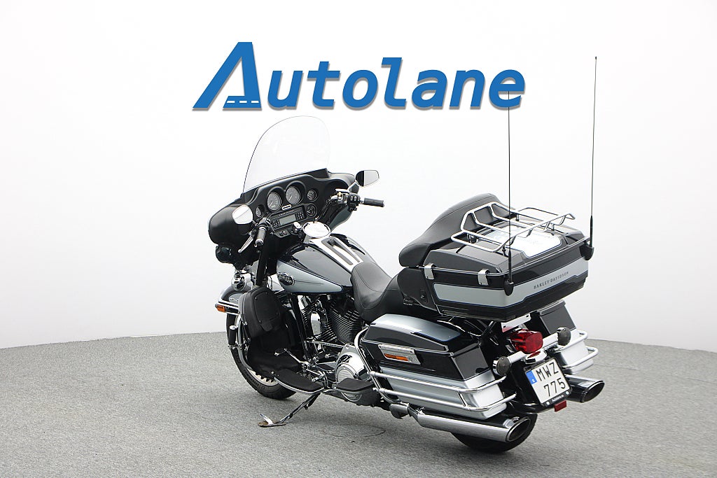 Harley-Davidson Electra Glide Ultra Classic* Vance & Hines
