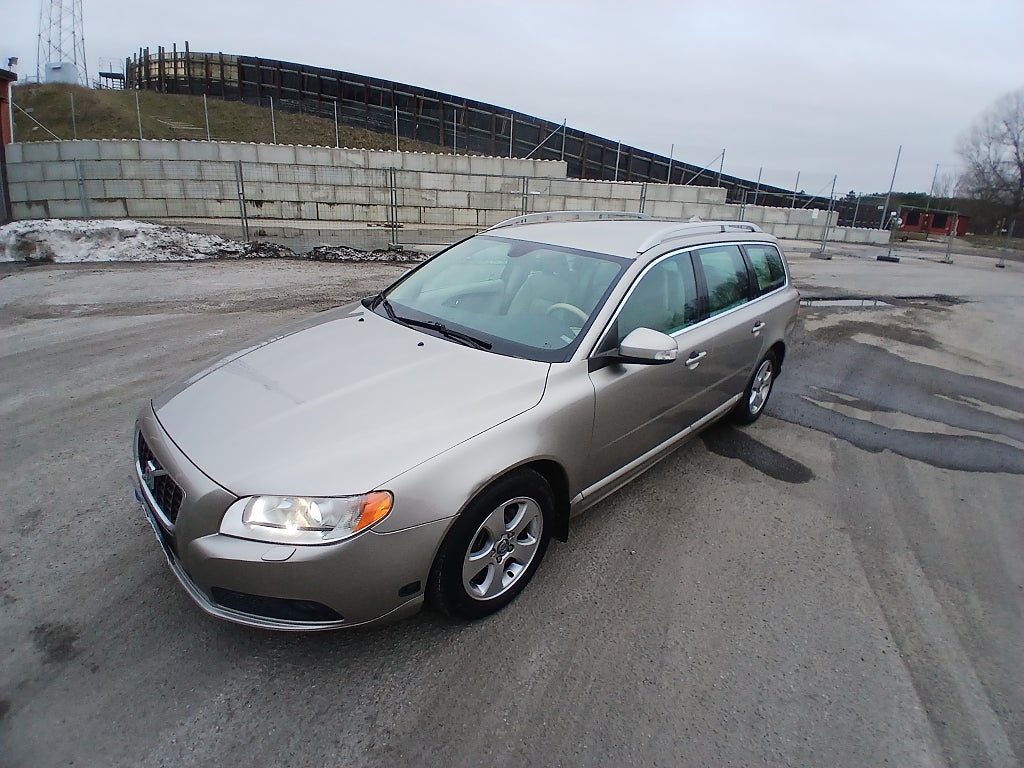 Volvo V70 2.5FT Geartronic Summum