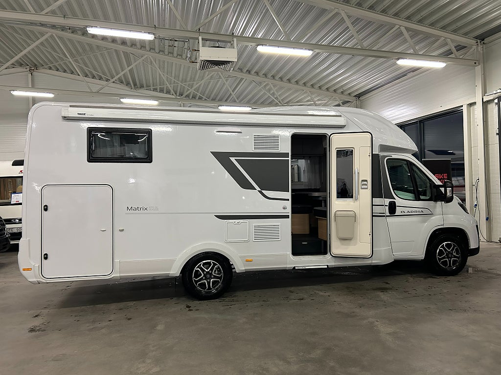 Adria Matrix Axess 670 SL / Taksäng / B-kort / Automat 140hk - Adria