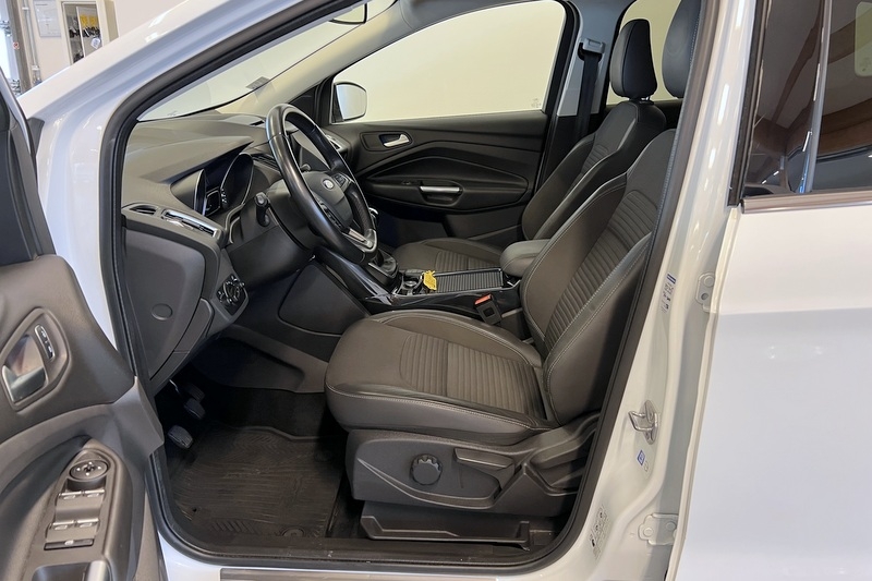 Ford Kuga Titanium 1.5 TDCi 120hk Man, bild 2/15