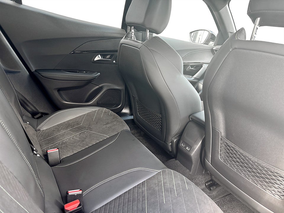 Bild på Peugeot 2008 GT 1.2 PT 130hk Aut B-KAMERA CARPLAY