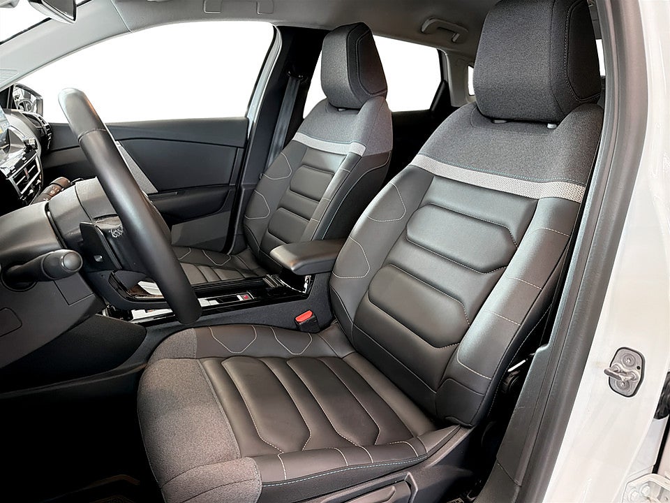 Bild på Citroën C4-X Shine 1.2 PT 130hk Aut B-KAMERA CARPLAY