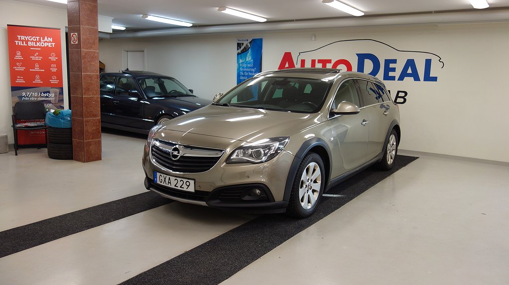 Opel Insignia Country Tourer 2.0 CDTI 4x4 Business Euro 5 Pano Värmare Drag