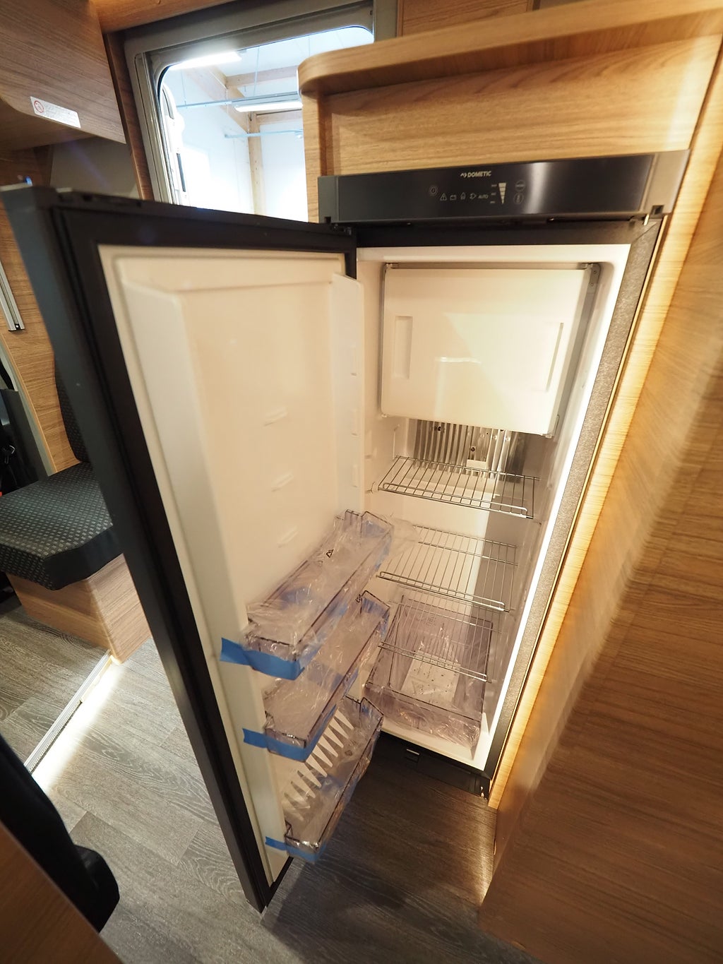 Weinsberg CaraSuite 700 MEG Aut I Markis I Taksäng