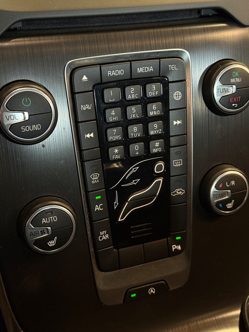 Volvo V40 D2 Momentum Gps Dragkrok V-Hjul Ny servad - miniatyr 21