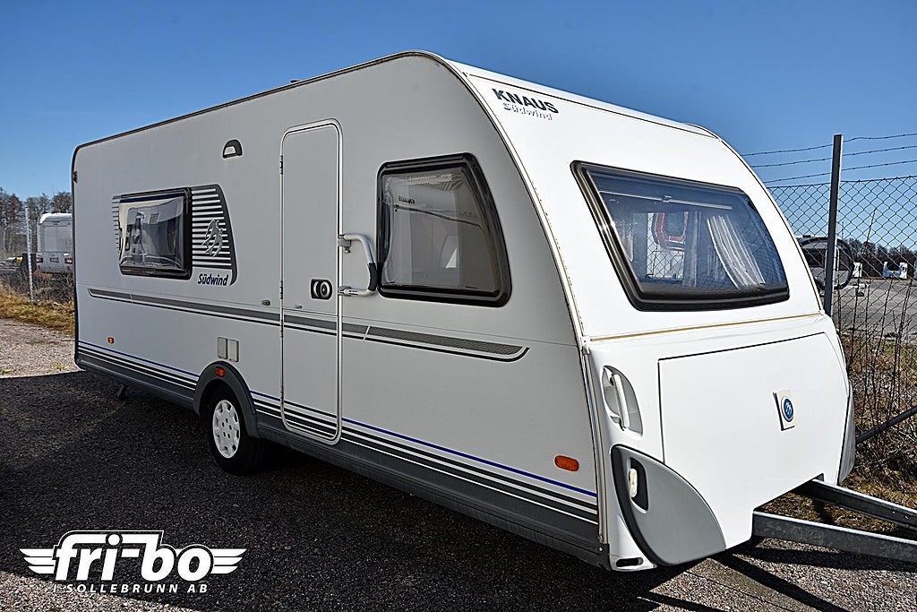 Knaus 580 UEB Südwind, Långbäddar