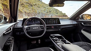 Kia har en rymlig kupé. Foto: Kia 