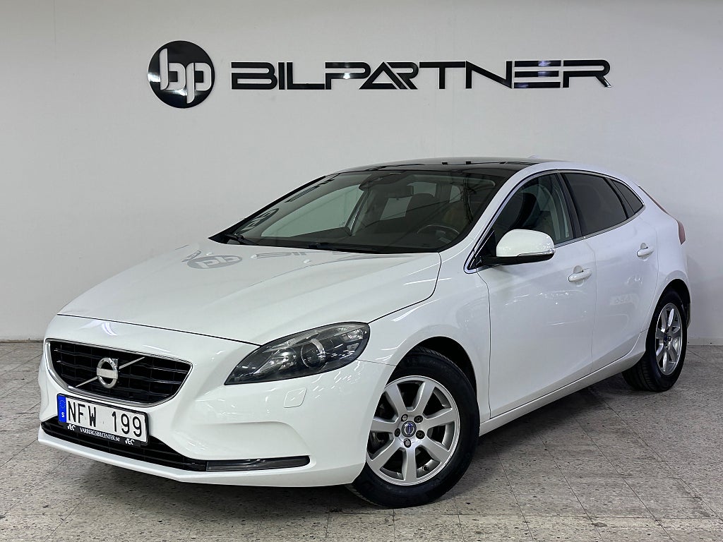 Volvo V40 D2 Momentum 115hk | Panorama | B-kamera 