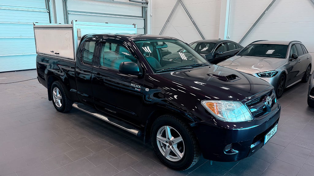 Toyota Hilux Extra Cab 2.5 2-Ägare Drag Kåpa