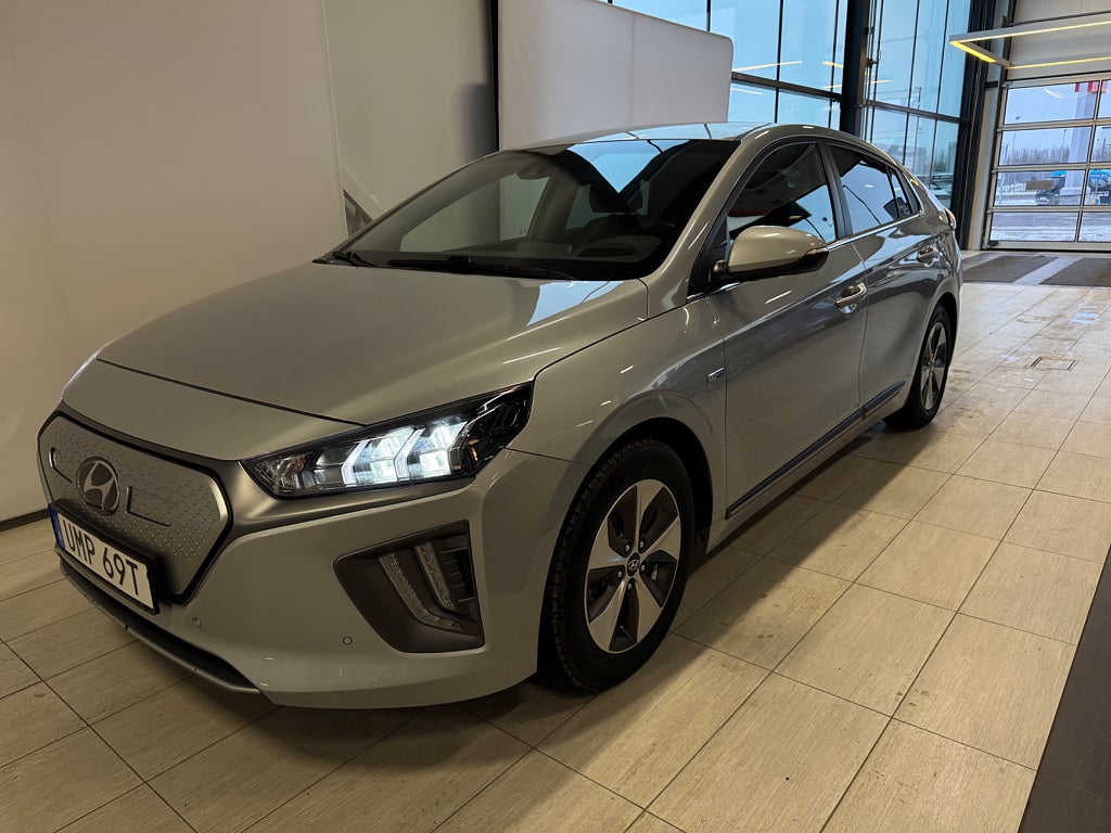 Hyundai IONIQ Electric 38.3 kWh Premium Plus Navi Skinn Drag V-hjul