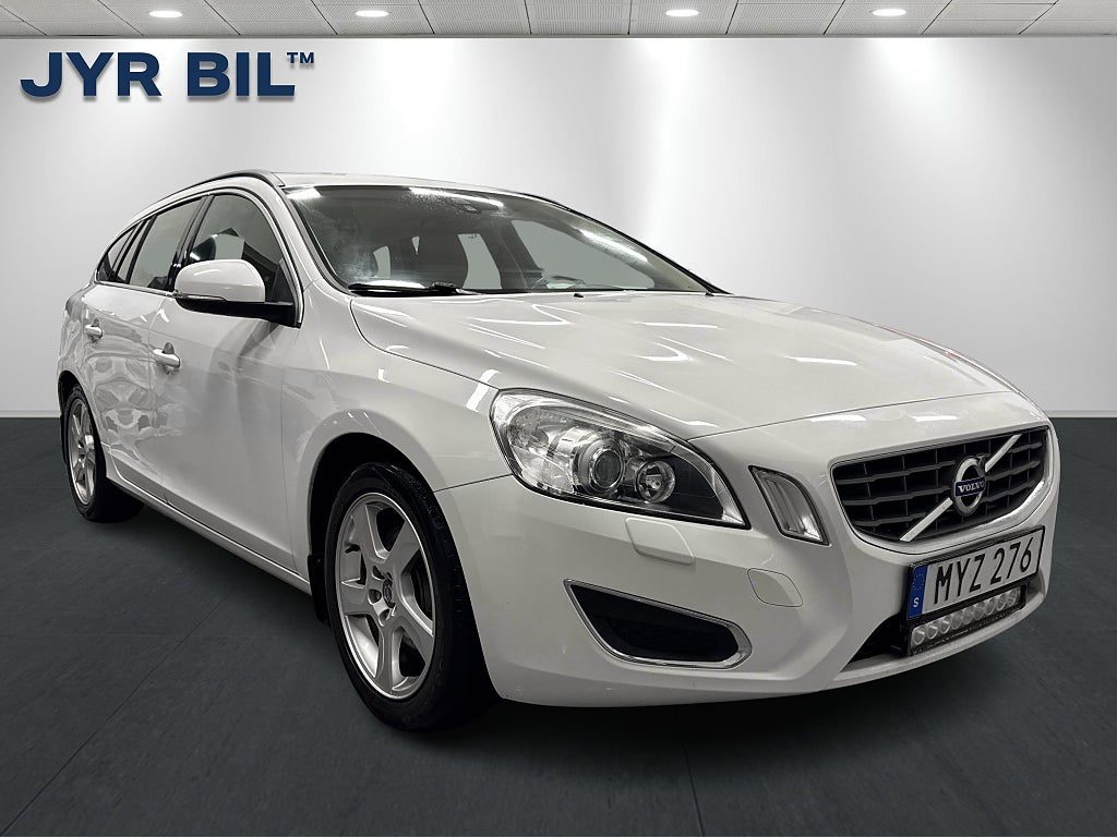 Volvo V60 D5 215hk Momentum Drag / Värmare / VOC