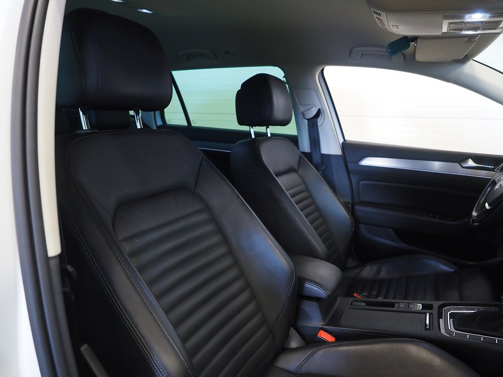 Volkswagen Passat SC 2.0 TDI 4Motion GT R-Line Cockpit Drag D-Värm Skinn 2018