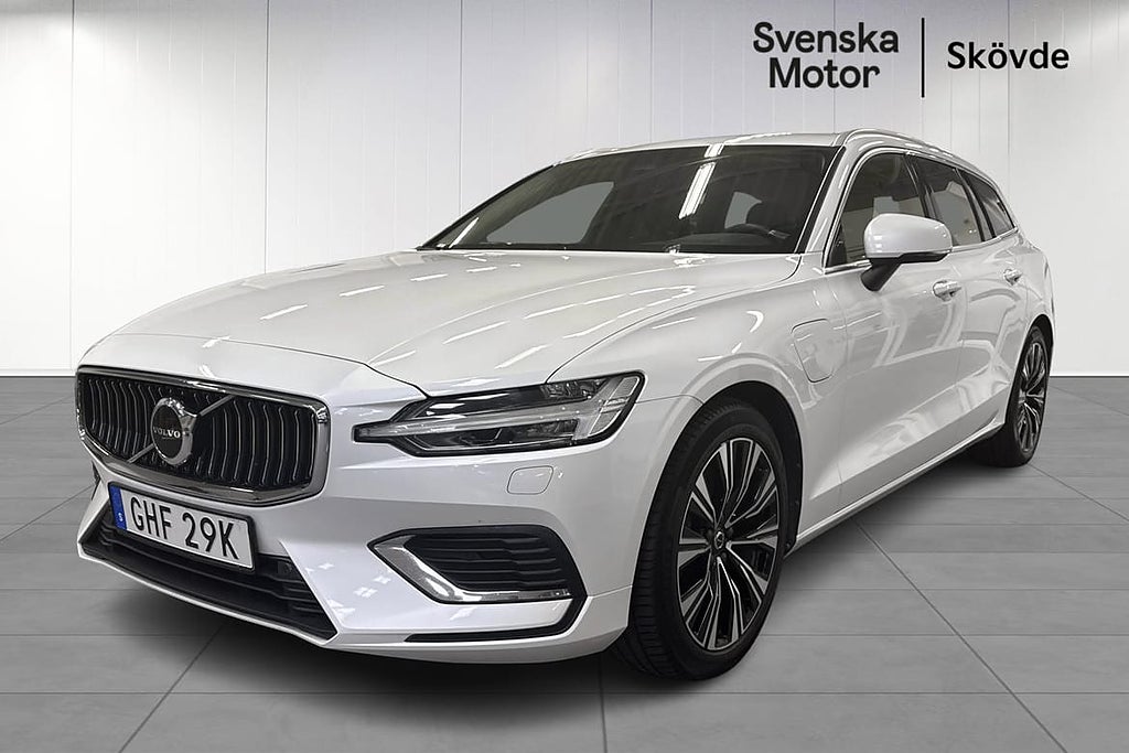 Volvo V60 Recharge T6 AWD 18.8 kWh Drag Backkamera Helskinn 4,79% Kampanj 