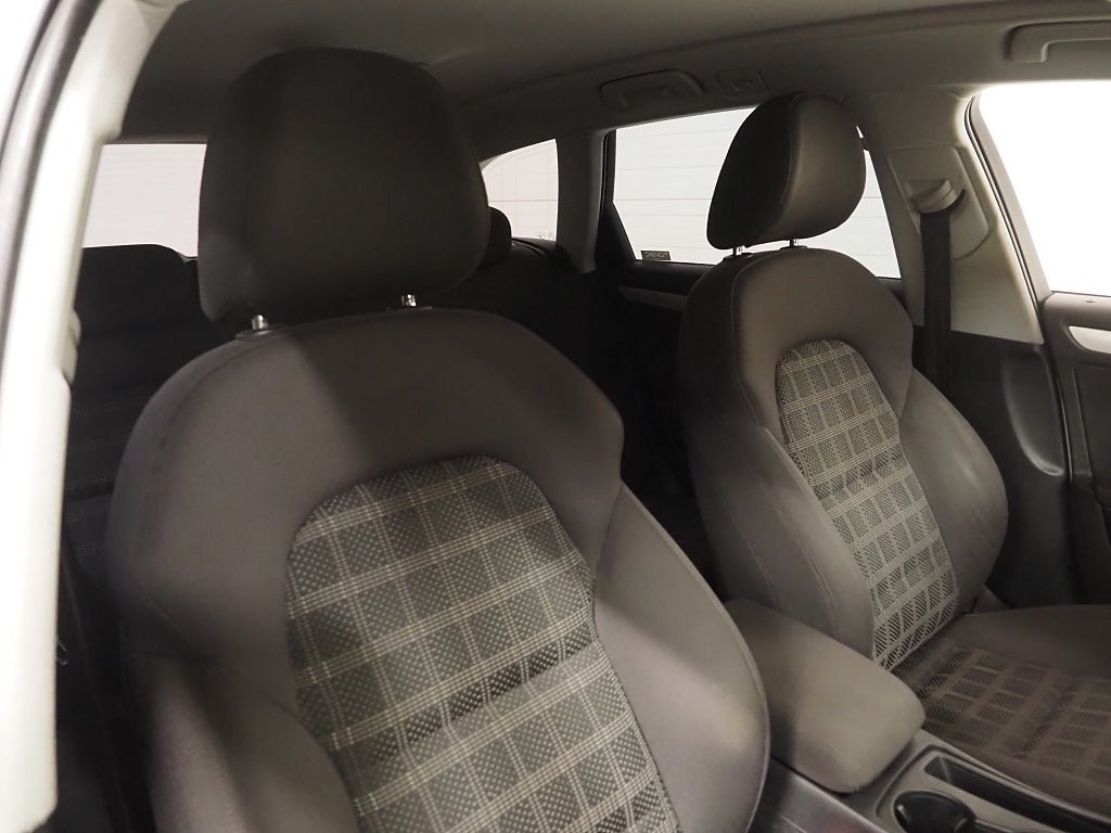 Audi A4 Avant 2.0 TDI 150hk Quattro S-Line Dragkrok PDC 2015