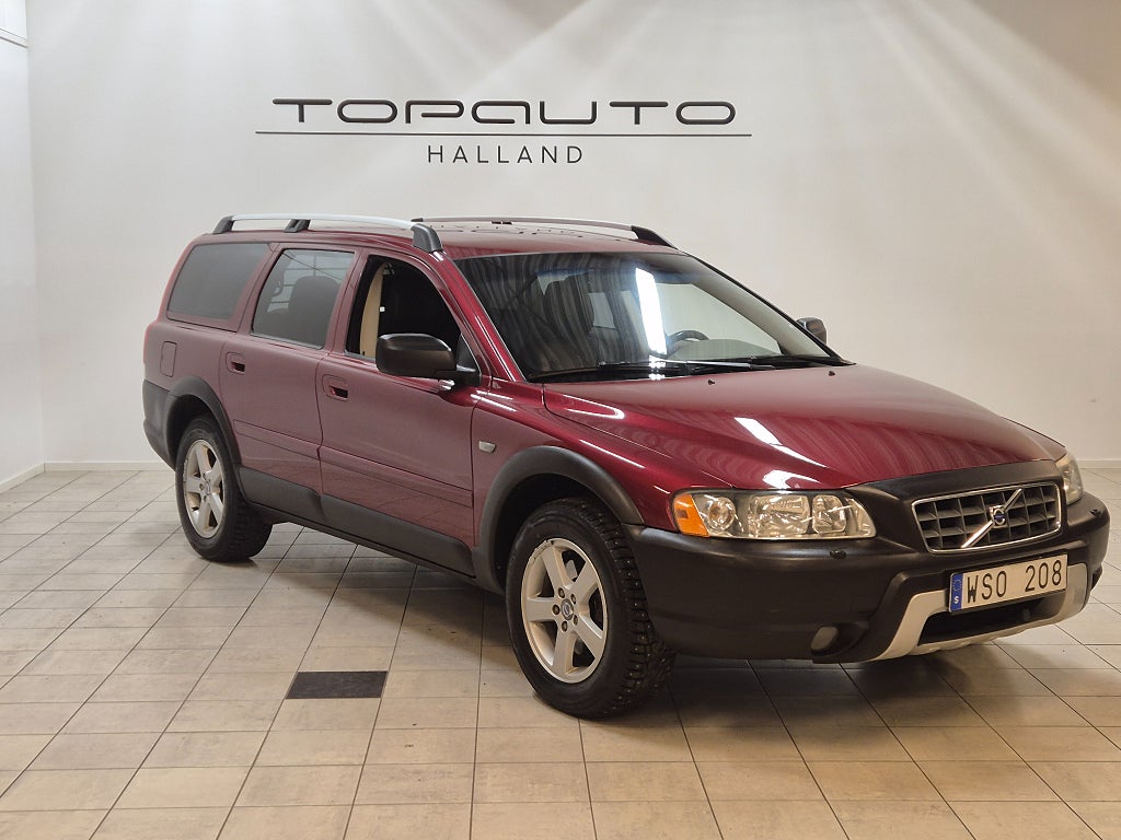 Volvo XC70 2.5T AWD Geartronic Kinetic |Drag|Läder|Dubbdäck