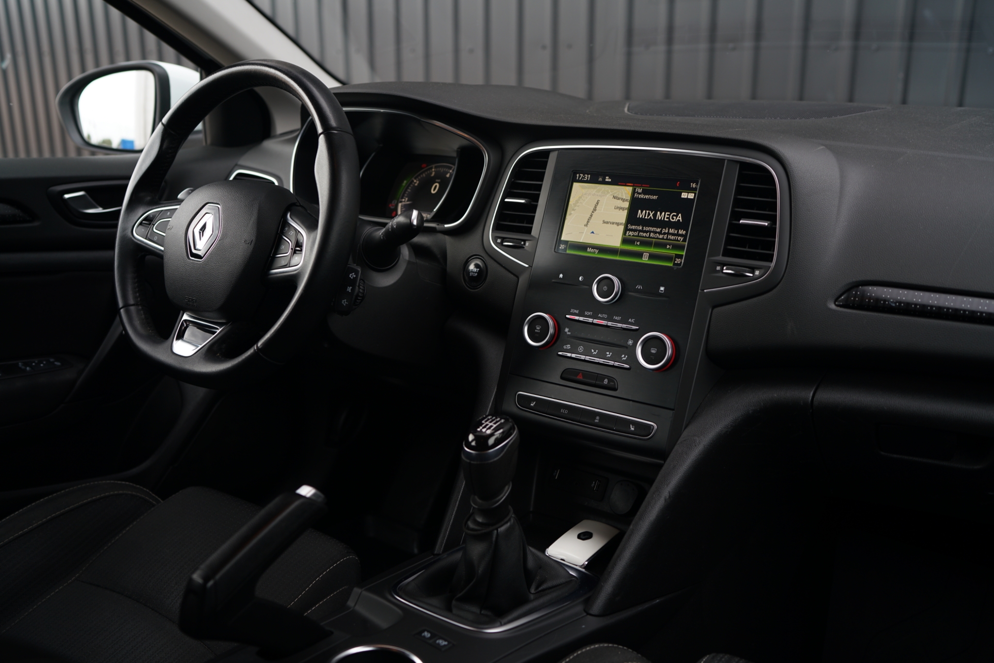 Renault Megane 2016, bild 7/10