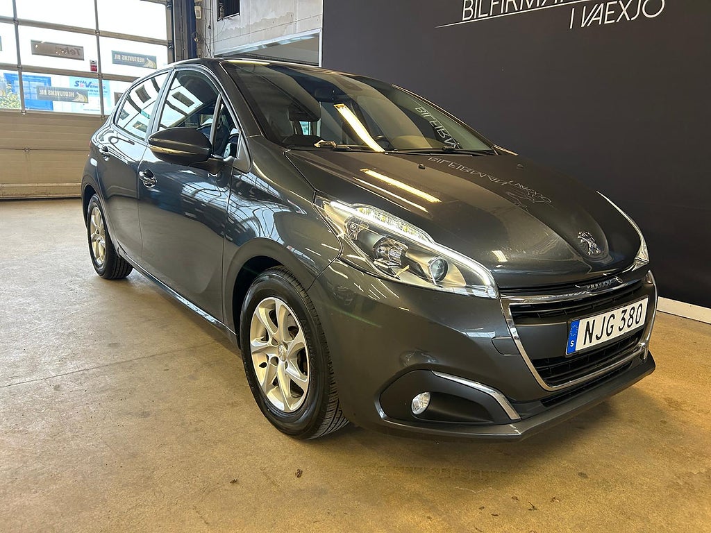 Peugeot 208 5-dörrar 1.2 PureTech /Låg mil /Välservad 