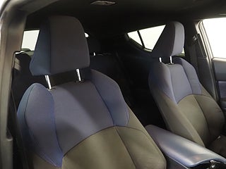 SUV Toyota C-HR 11 av 20