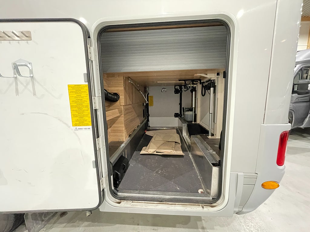 Adria Sonic Supreme 810 SC/Hyd-stöd/AC bodel/Solcell/Drag/Automat180hk - Adria